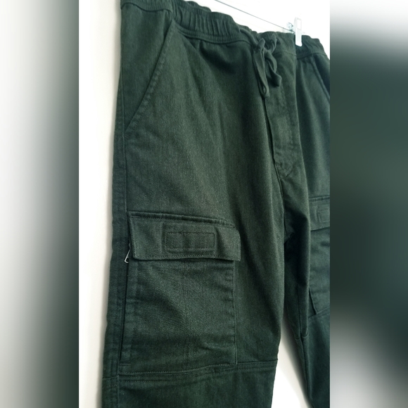 Levi's Dark Green Cargo Joggers - Picture 5 of 16